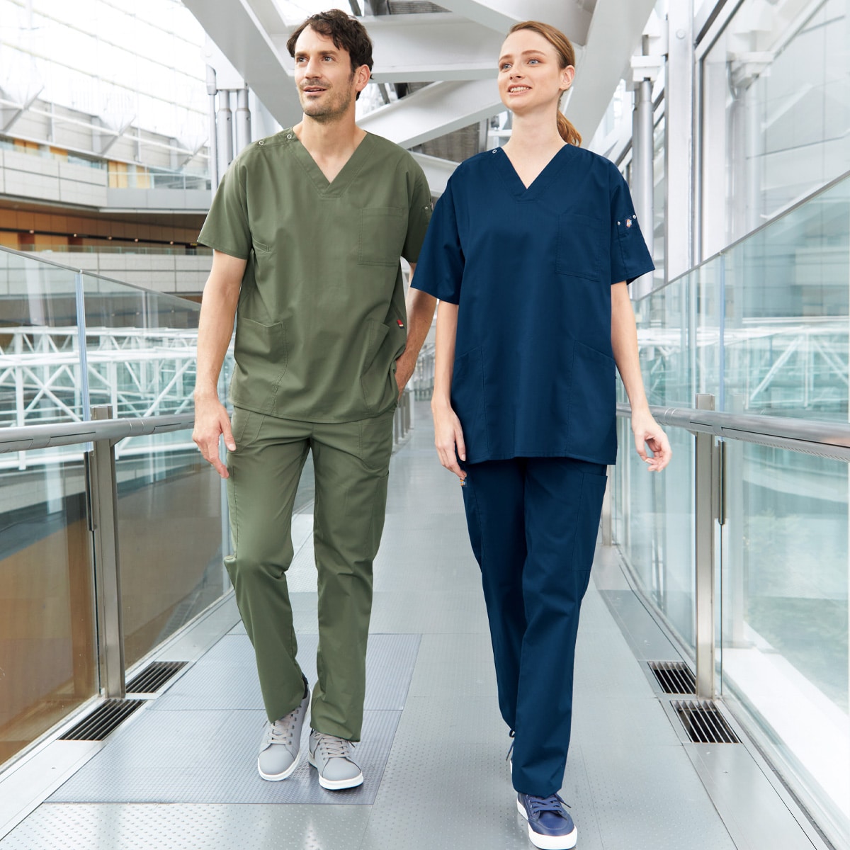 70335017SC スクラブ・パンツセット（Dickies）｜医療用白衣・介護ユニフォーム・事務服のフォーク株式会社