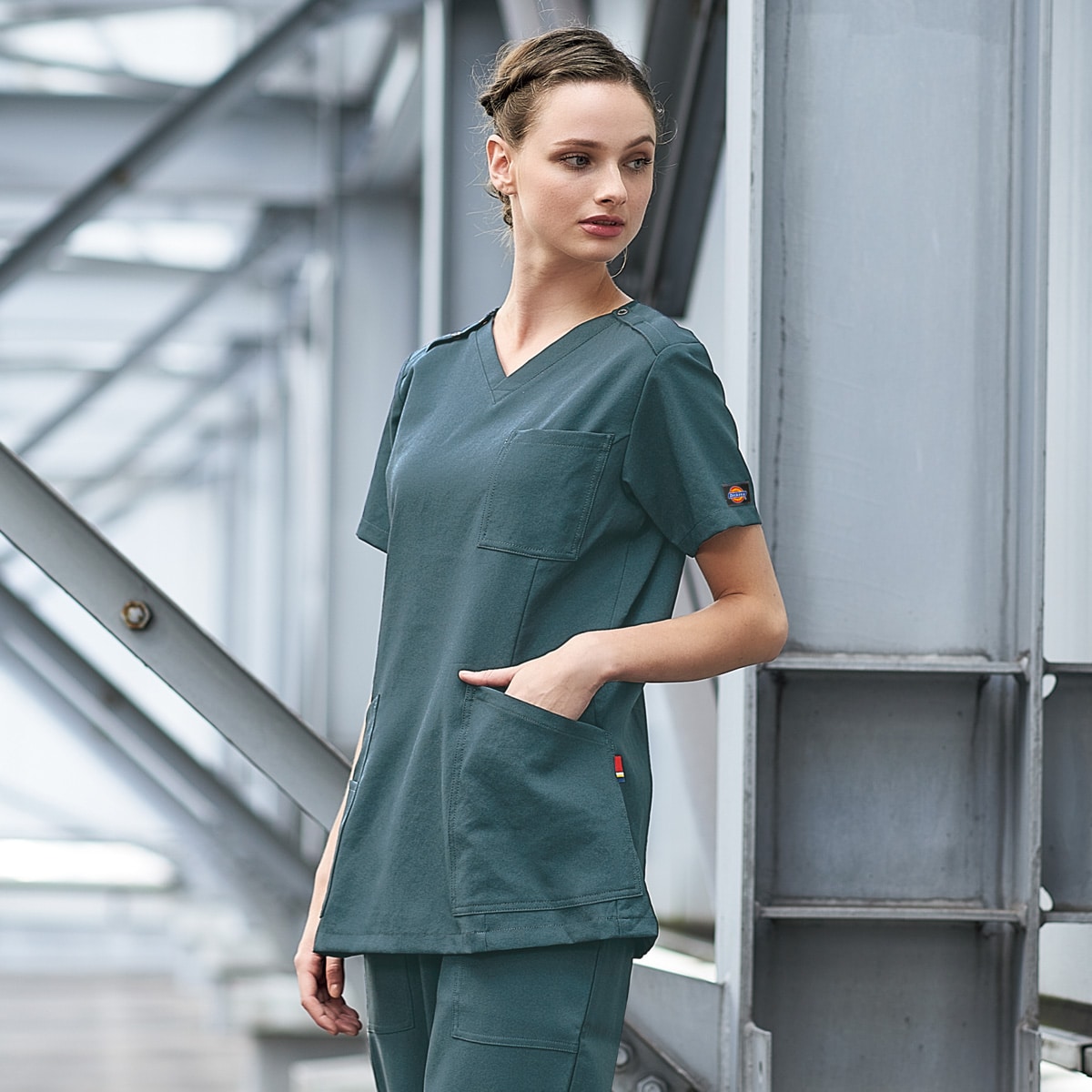 7071SC レディススクラブ（Dickies）｜医療用白衣・介護ユニフォーム・事務服のフォーク株式会社