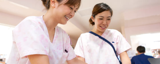 順天堂大学医学部附属静岡病院 のユニフォーム採用事例 医療白衣 事務服ユニフォームのフォーク